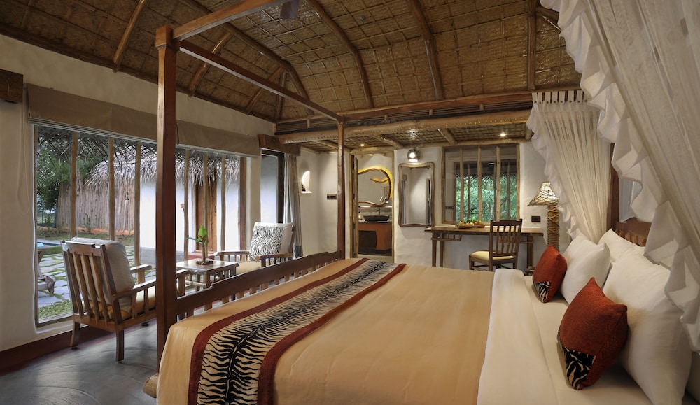 Reserve, Pool, King Bed