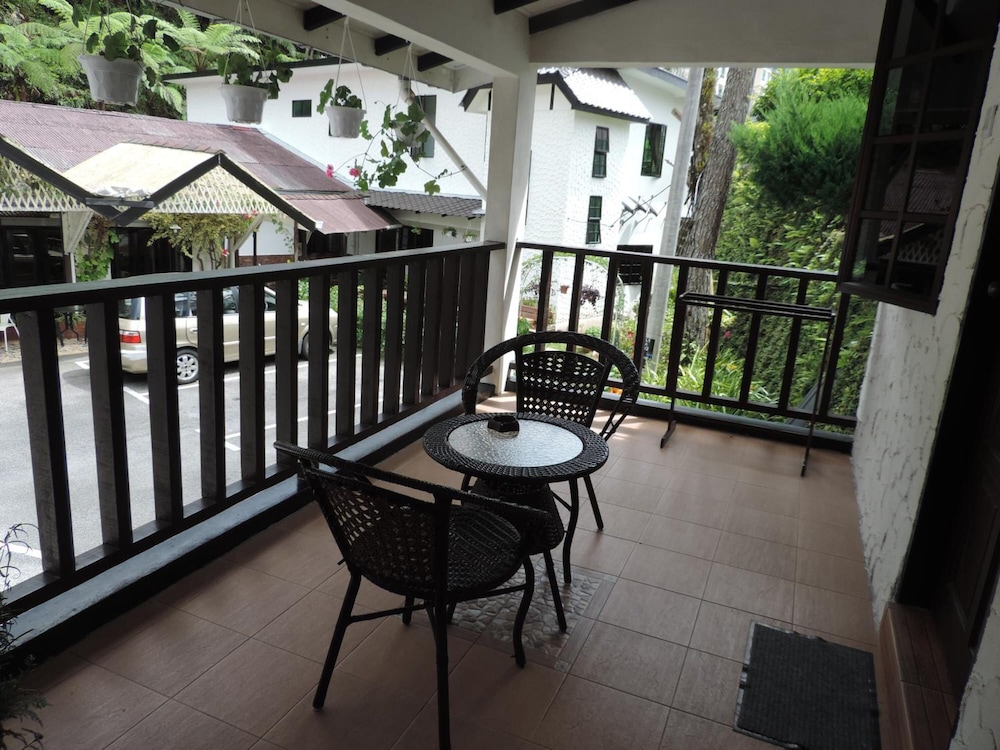 Cameronian Inn 53/69