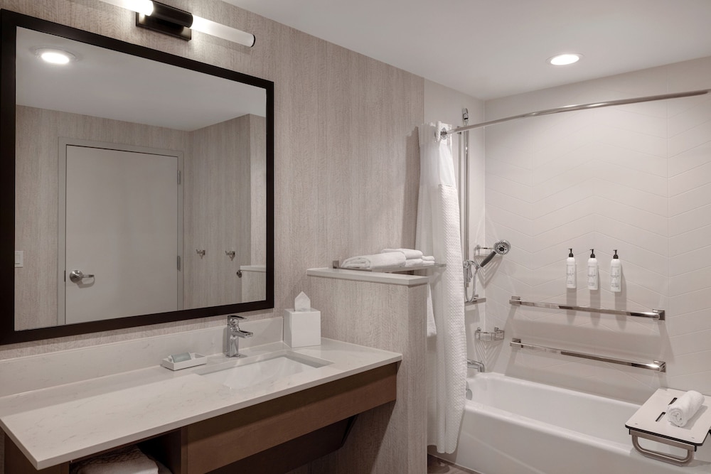 Fairfield Inn & Suites Minneapolis Downtown 27/28