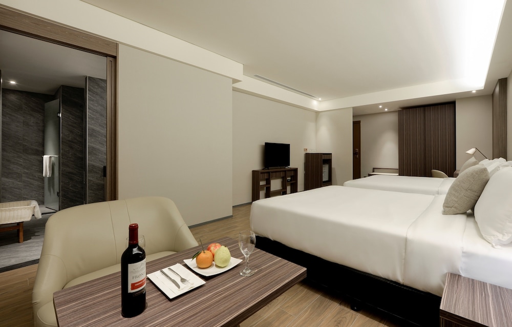 Cuncyue Hot Spring Resort 12/60