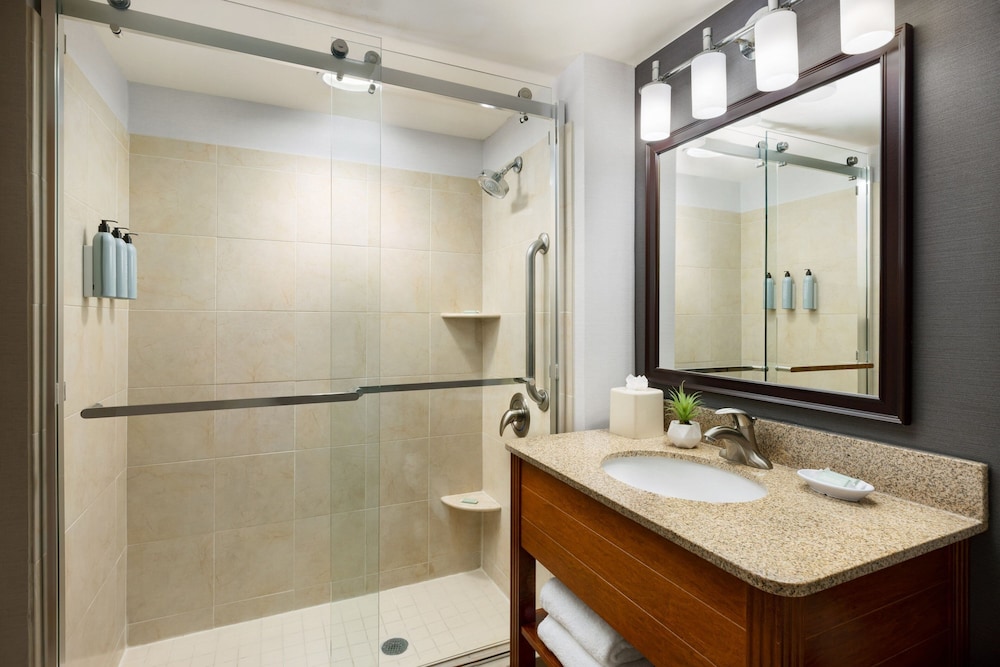 غرفة بسريرين مزدوجين بإطلالة على البحر في طابق مرتفع، Courtyard by Marriott Atlantic City Beach Block 4/7