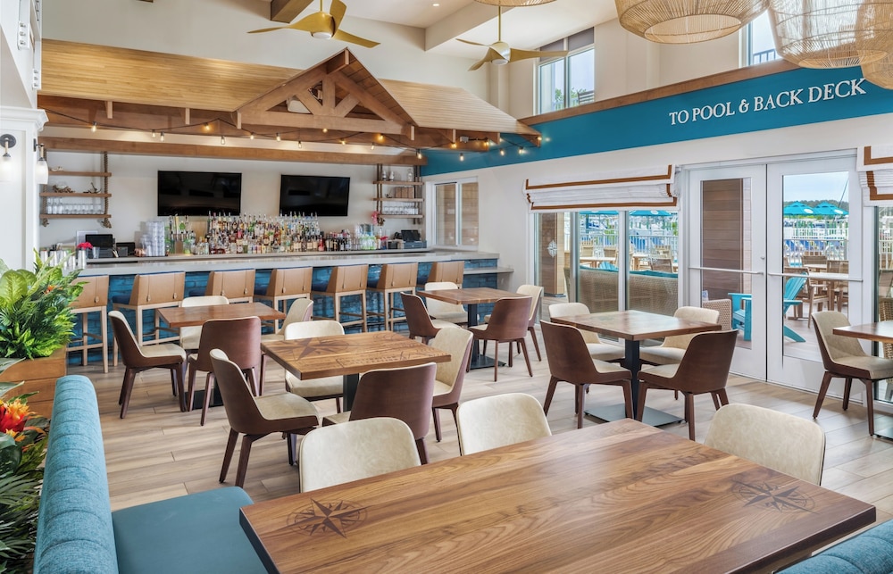 Compass Hotel Beaufort by Margaritaville 28/47