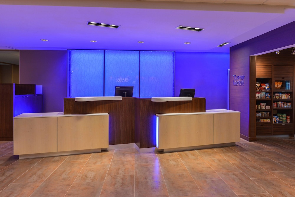 FAIRFIELD INN & SUITES CORALVILLE 9/49