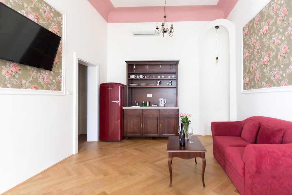 Barbo Palace 33/48