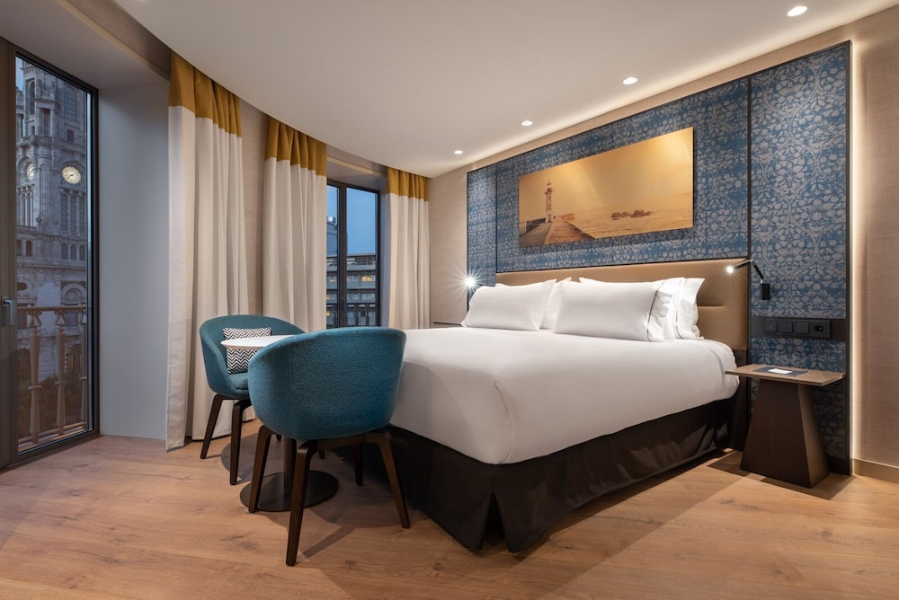 Premium, Double Bed, City Hall View