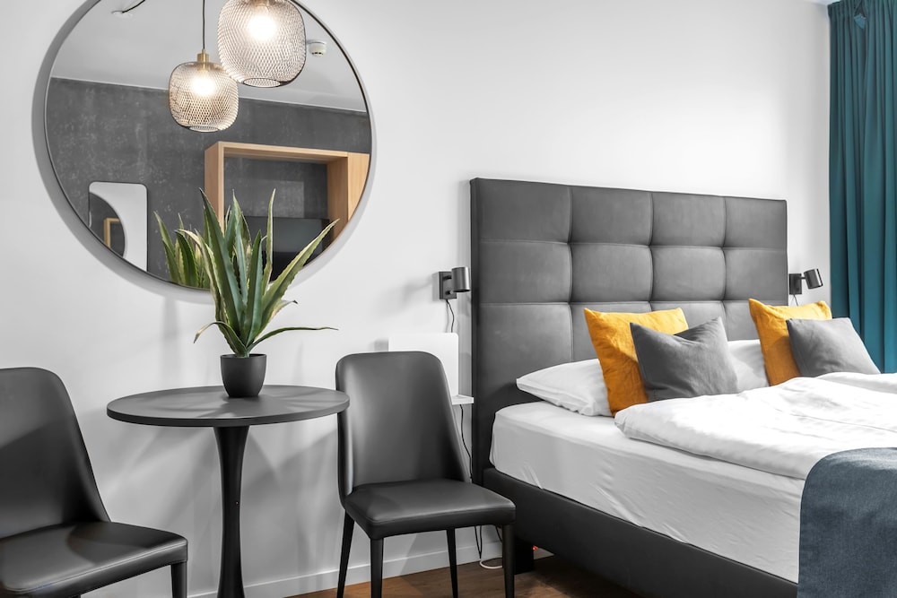 OK Hotel 41/66