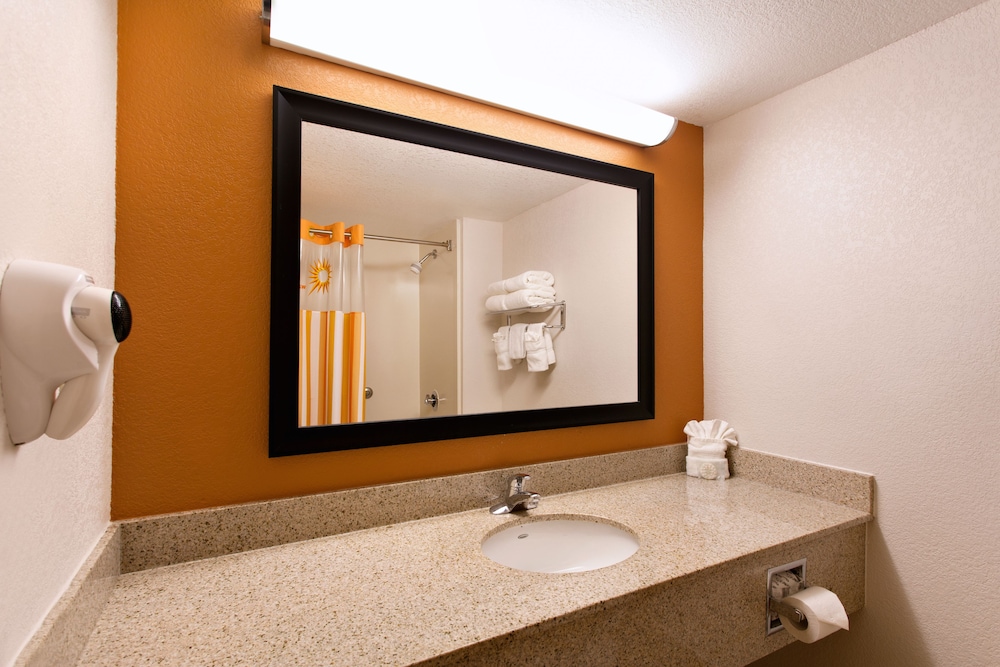 La Quinta Inn By Wyndham Orlando International Drive North 17/53