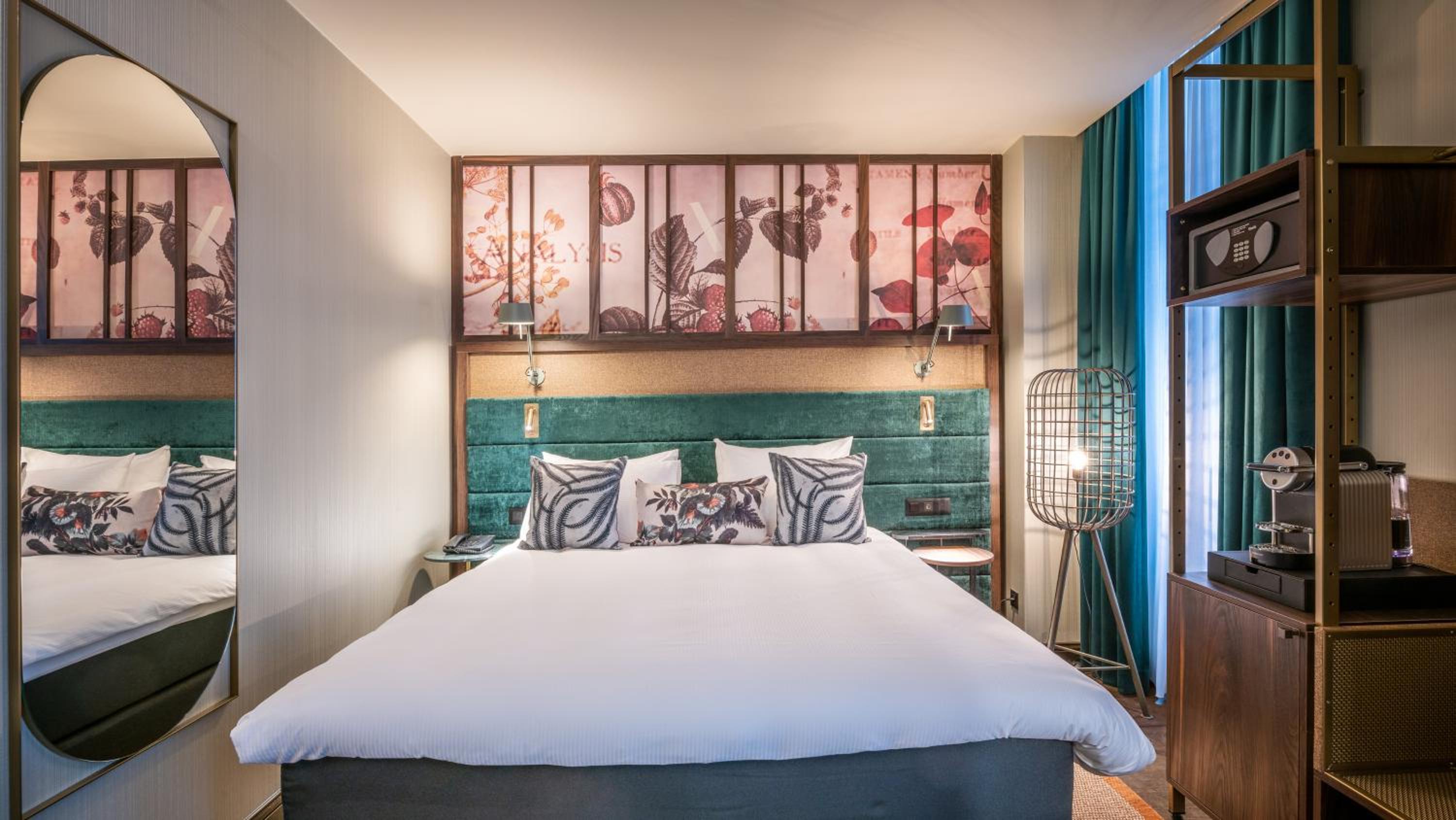 غرفة قياسية بسرير كينج وسرير كوين، Hotel Indigo Brussels - City by IHG 2/8
