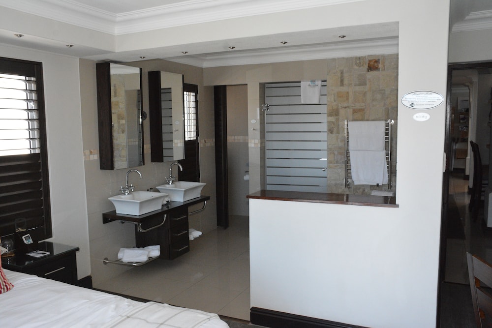 Head over Hills Luxury Retreat 50/50