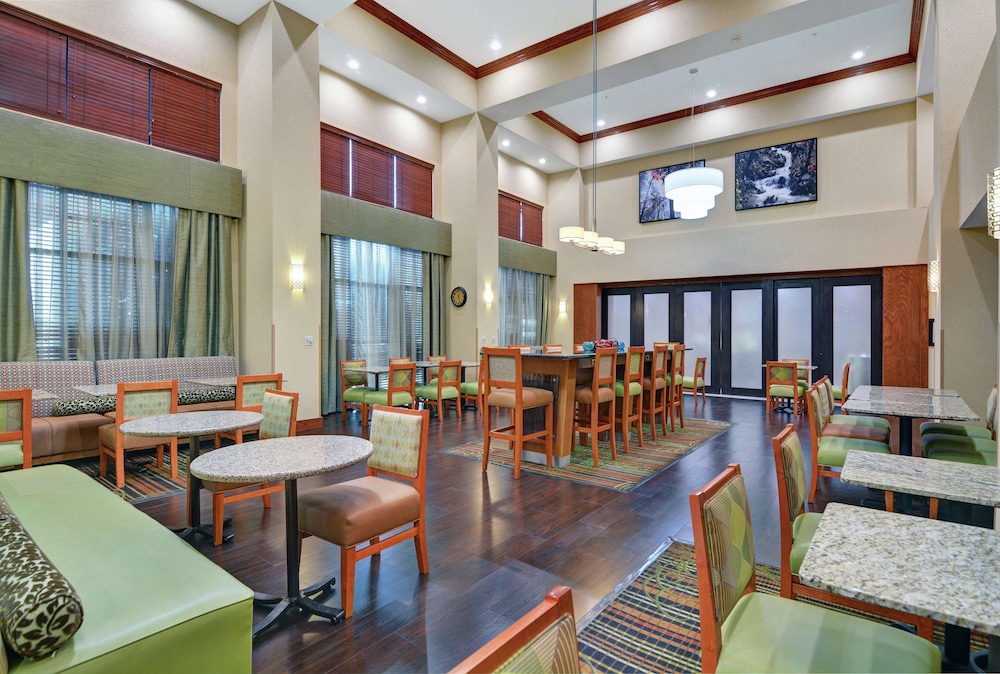 Hampton Inn Fayetteville 58/73