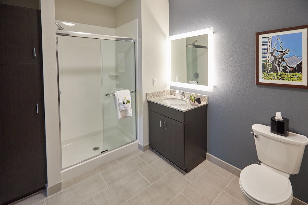 Gundersen Hotel & Suites 13/48