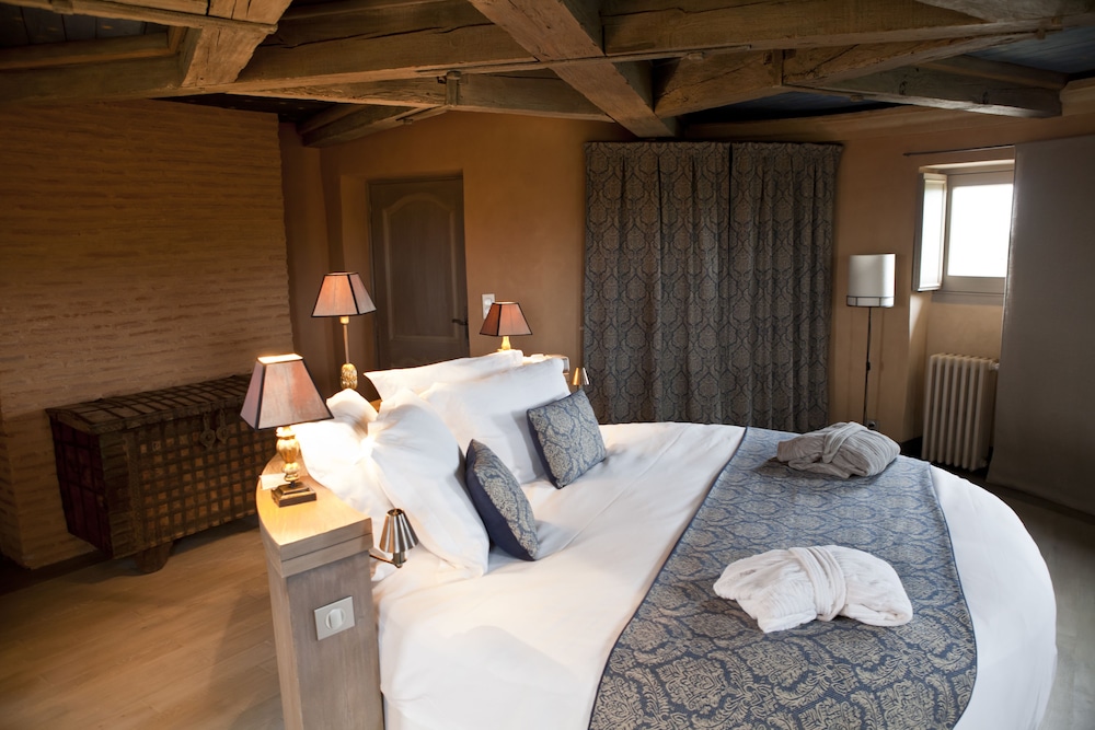 Chateau de Mercues 35/48
