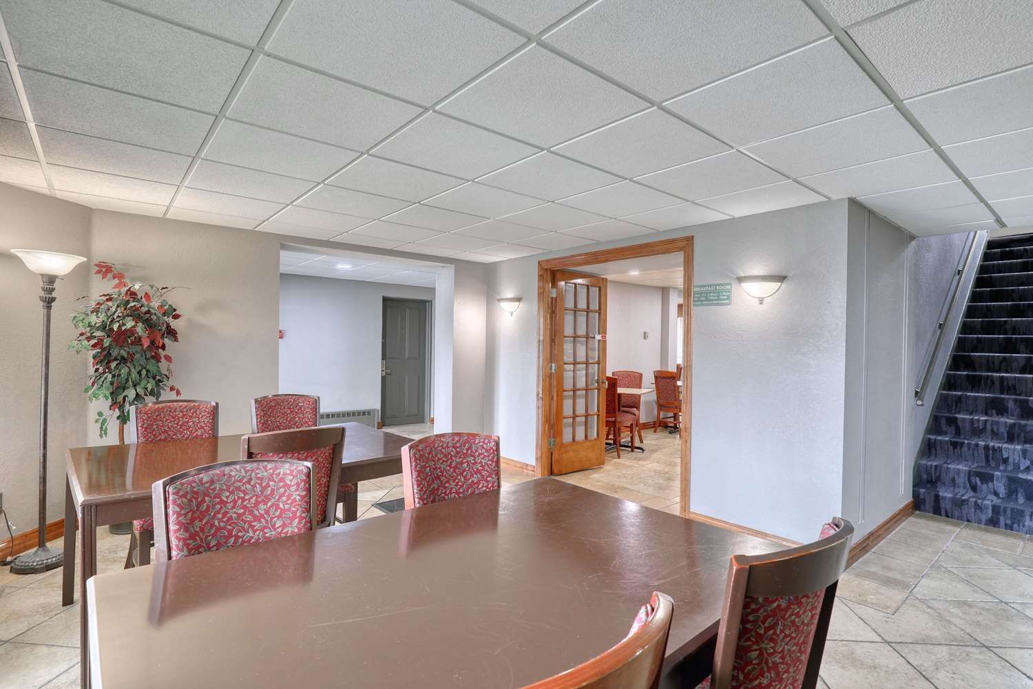 Quality Inn & Suites Green Bay Downtown 20/25