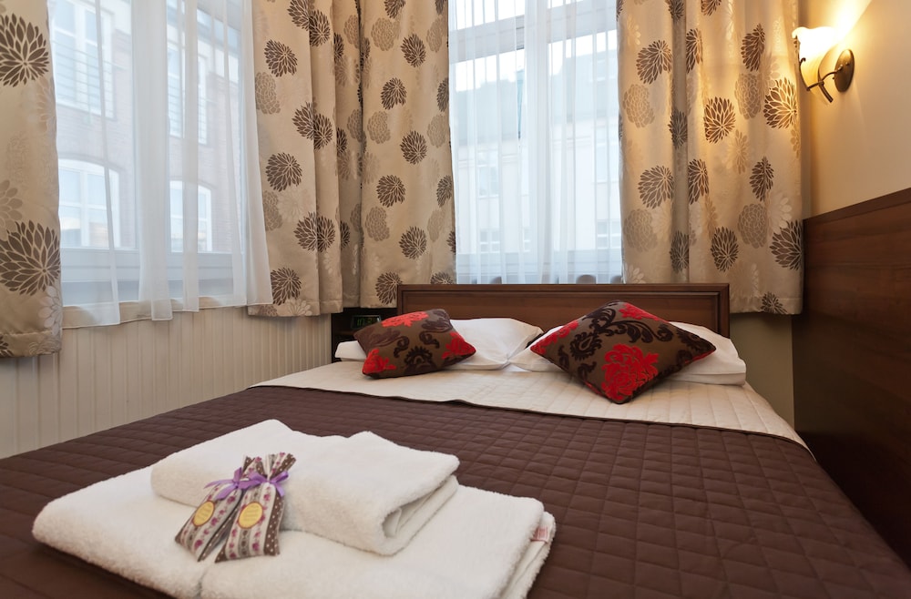 Maksymilian Hotel 18/70