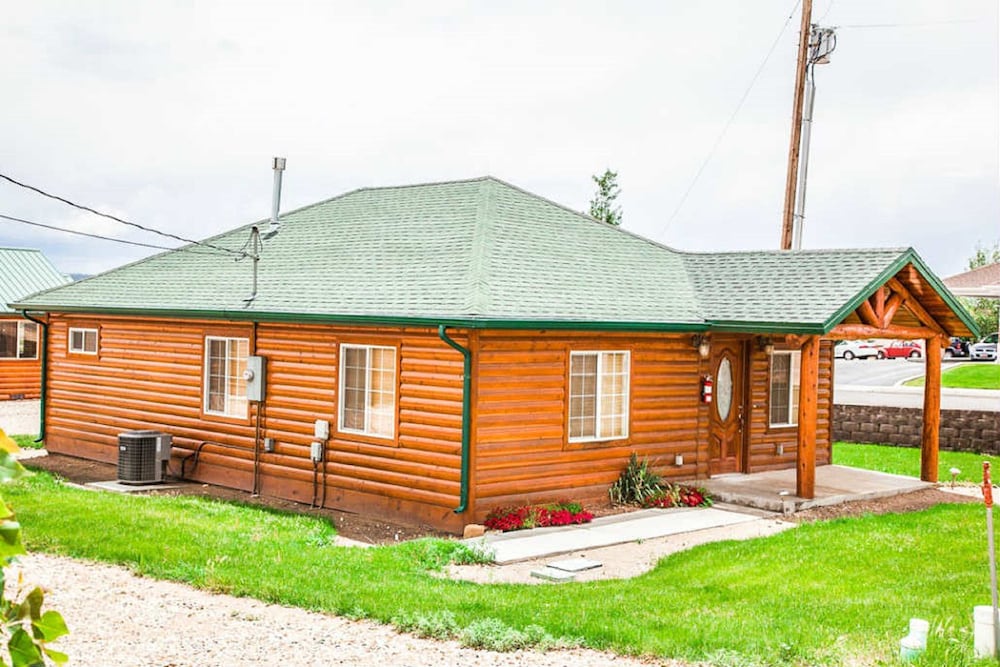Bryce Country Cabins 9/70