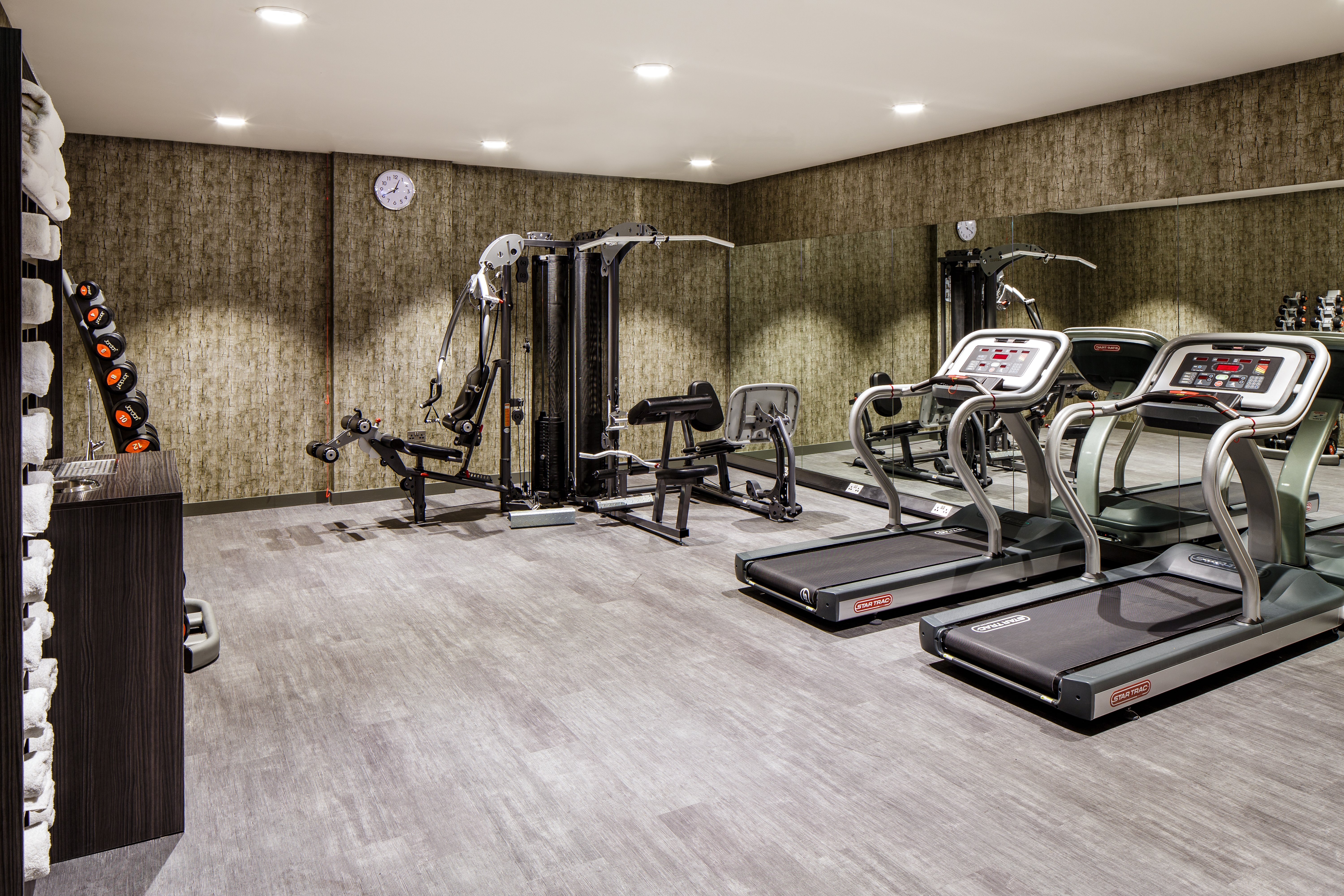 CROWNE PLAZA ABERDEEN AIRPORT 28/50