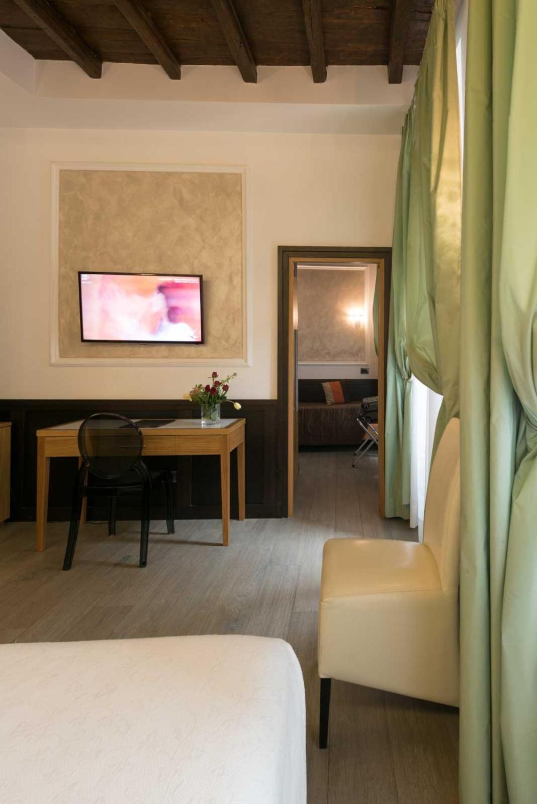 جناح جونيور في الملحق، Duca D Alba Hotel 2/4