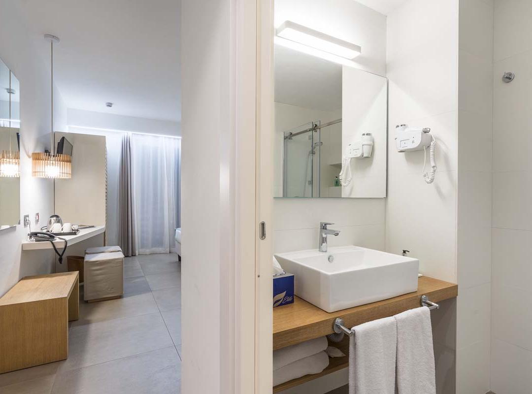 Superior, Triple, Lateral Side Sea View، Albatros Beach Hotel 3/4