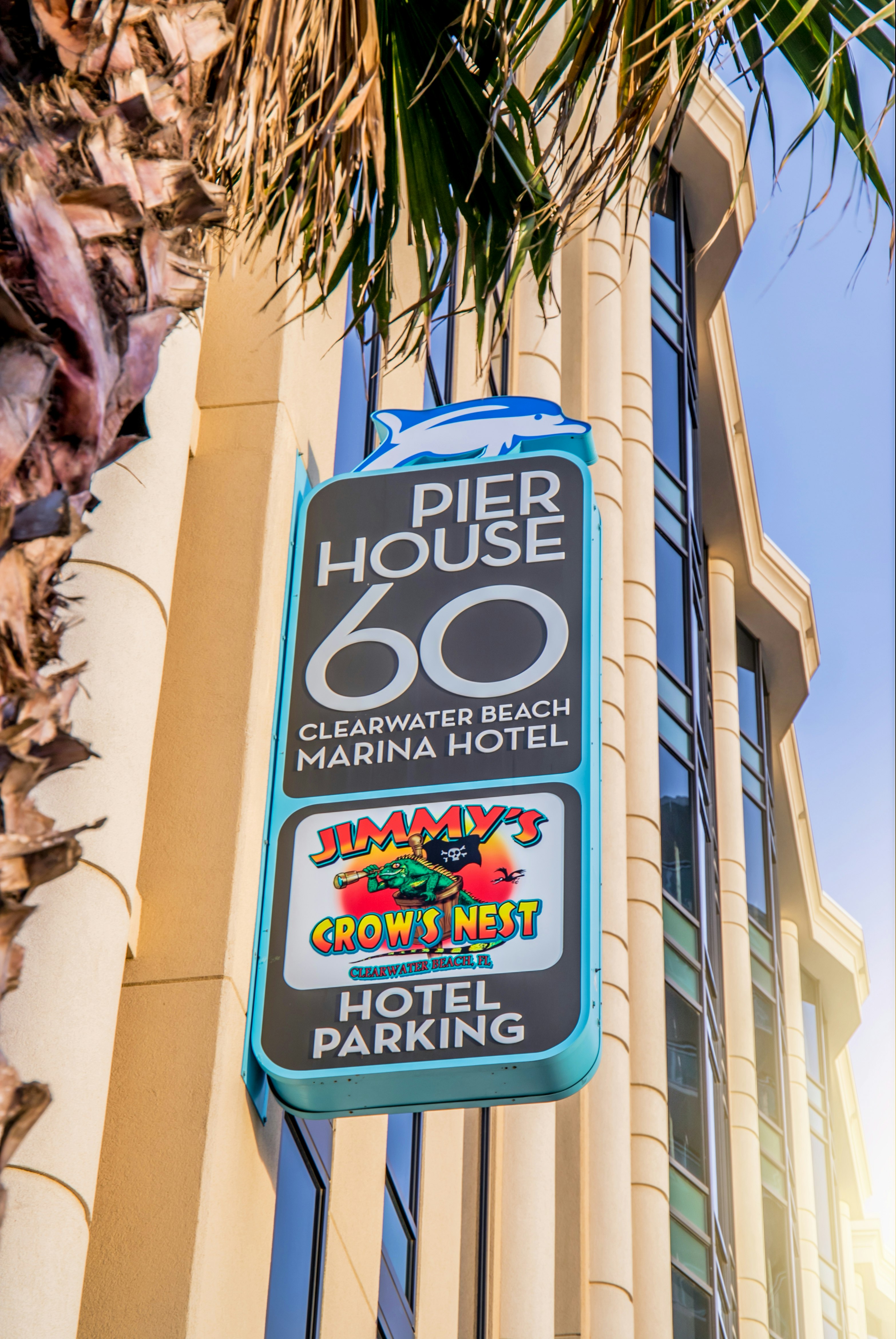 Pier House 60 Marina Hotel 8/67