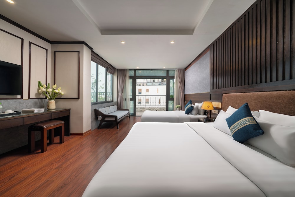 Family, 1 King and 1 Single Beds, Lake View