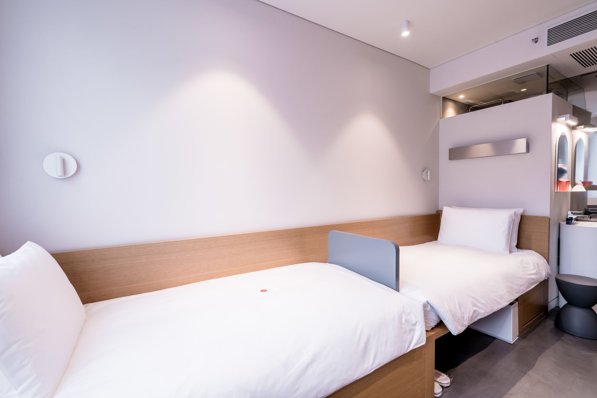 STANDARD, TWIN BEDS