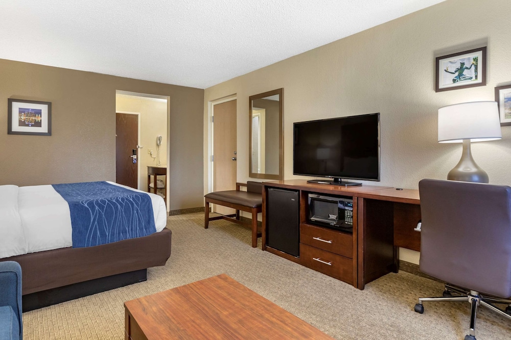 Spark by Hilton Dearborn Detroit 10/31