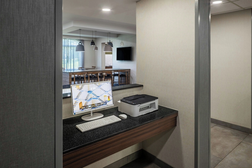 Fairfield Inn Suites Butler 43/50