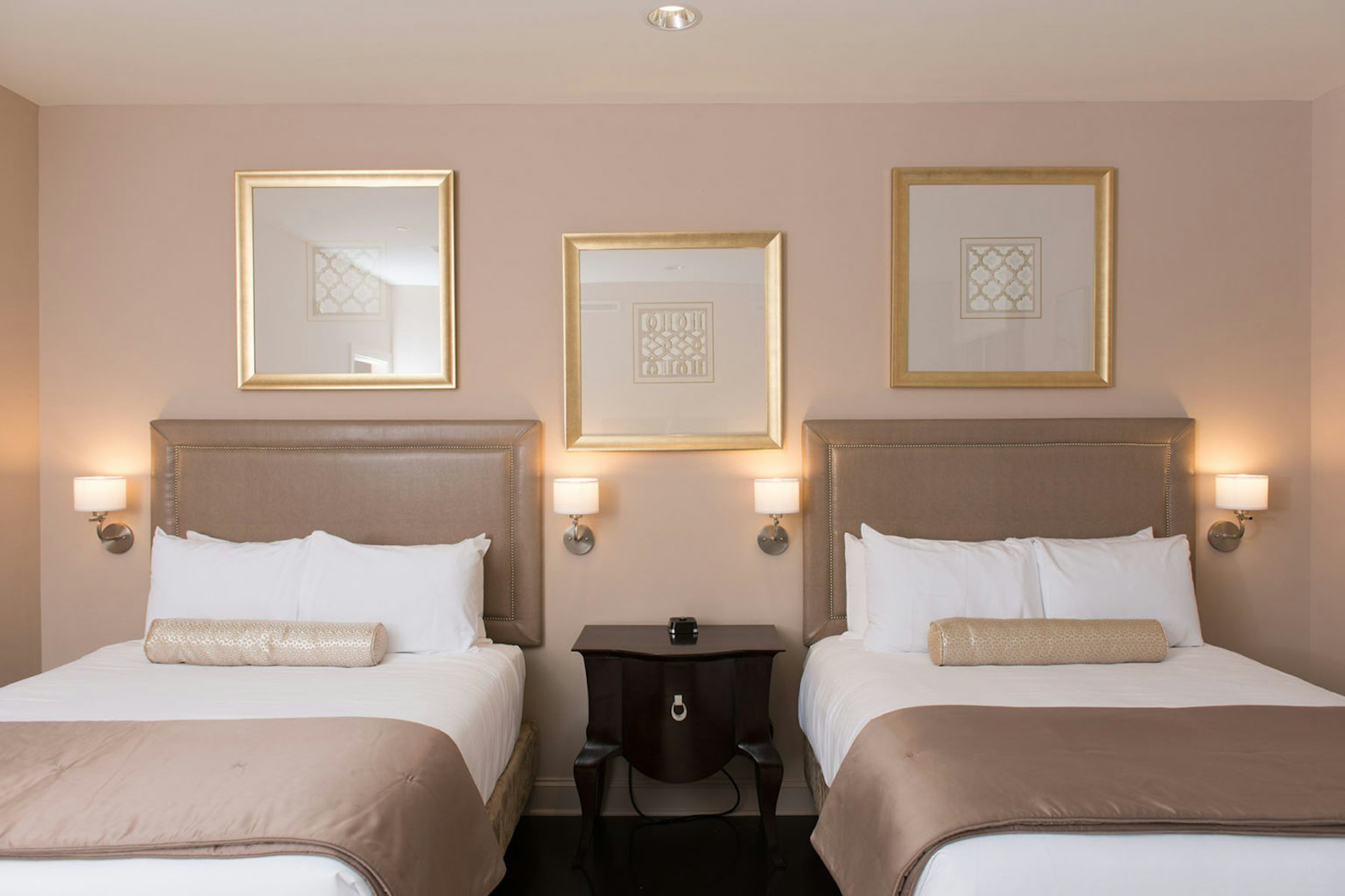 Deluxe, 2 Queen Beds