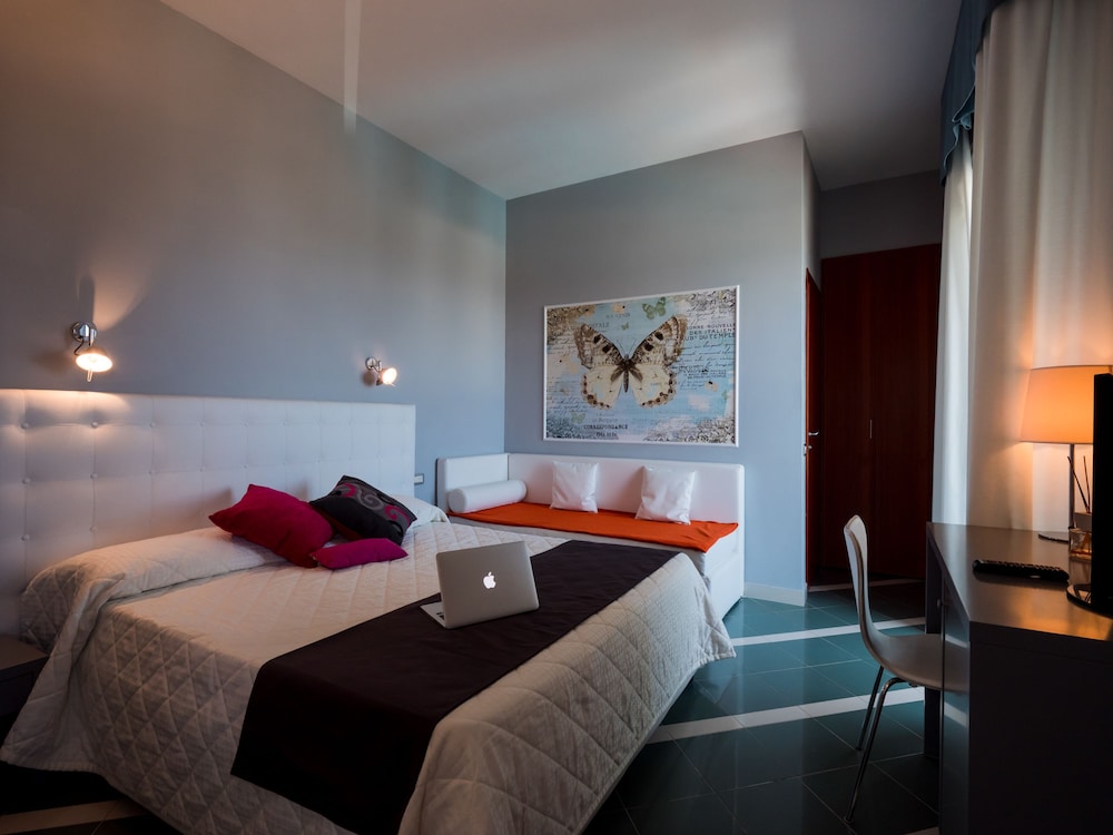 HOTEL METROPOL 6/45
