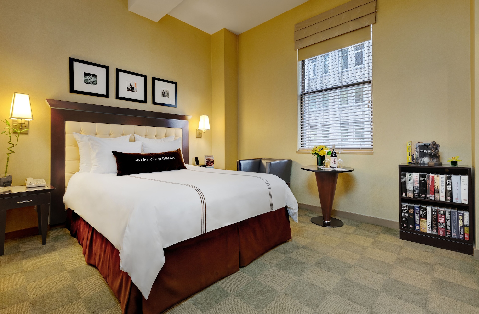 DELUXE, QUEEN BED