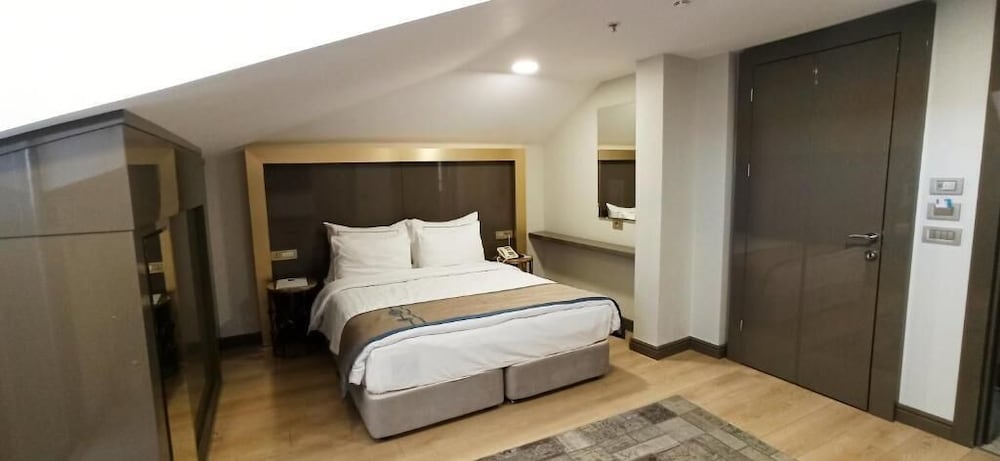 PEYK HOTEL 15/71