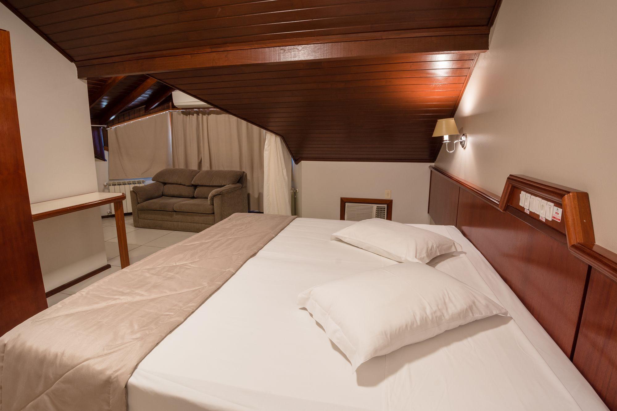 Super, Luxury