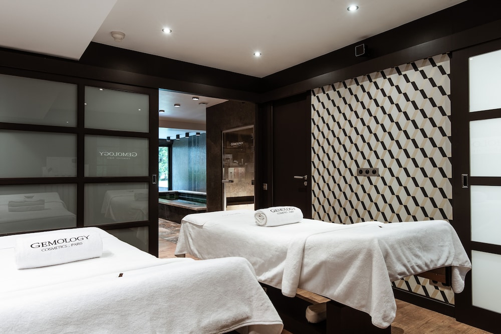 Hotel Du Chateau & Spa Carita 12/50