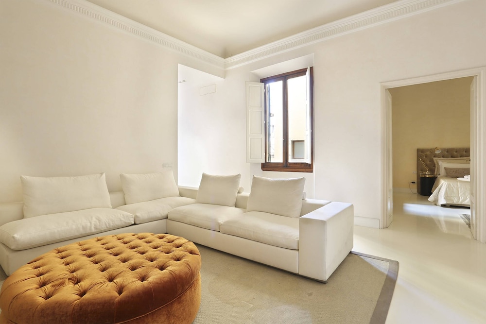 Luxury Apartment in Central Florence 26/50