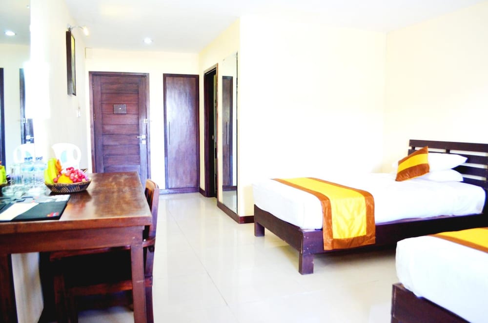 Nirmala Hotel And Convention Centre 33/66