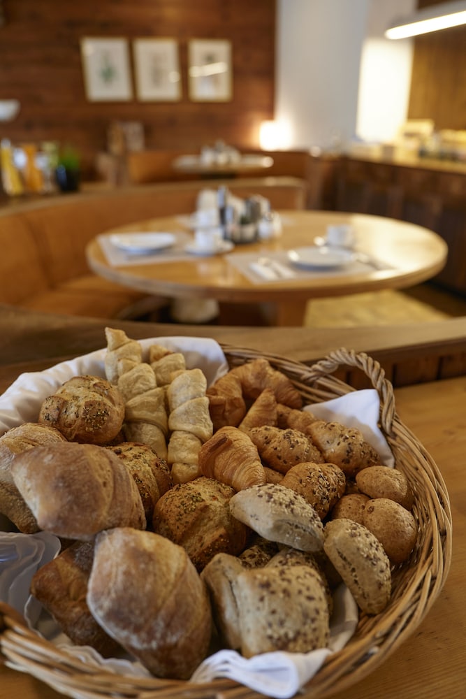 Madrisa Lodge 22/62