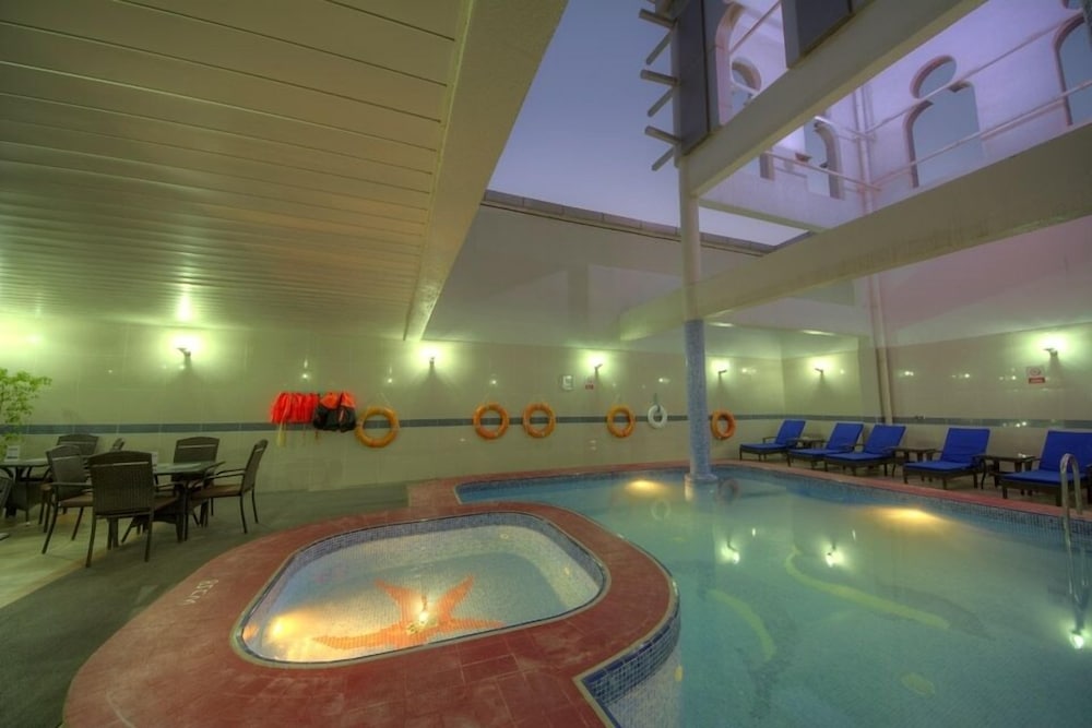 swimming pool spa
