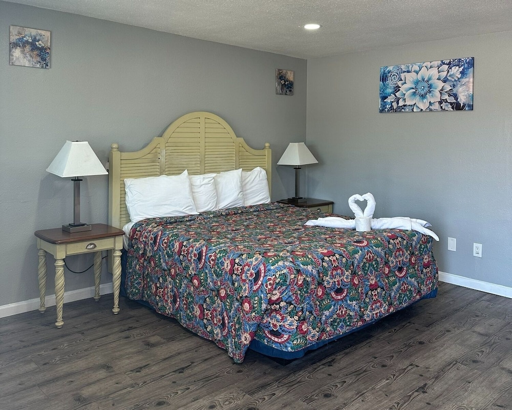 Budget Inn 37/66