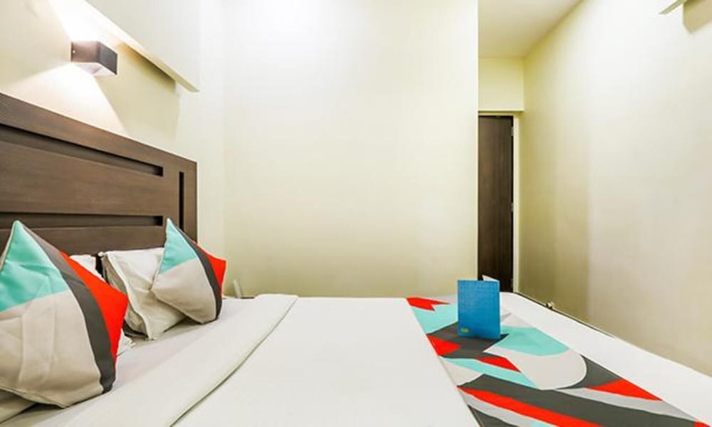 FabExpress Adore Inn 24/40