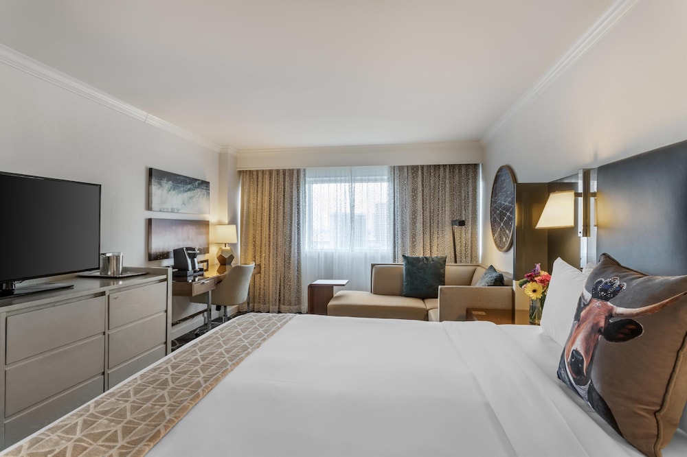 DELUXE, KING BED, ACCESSIBLE