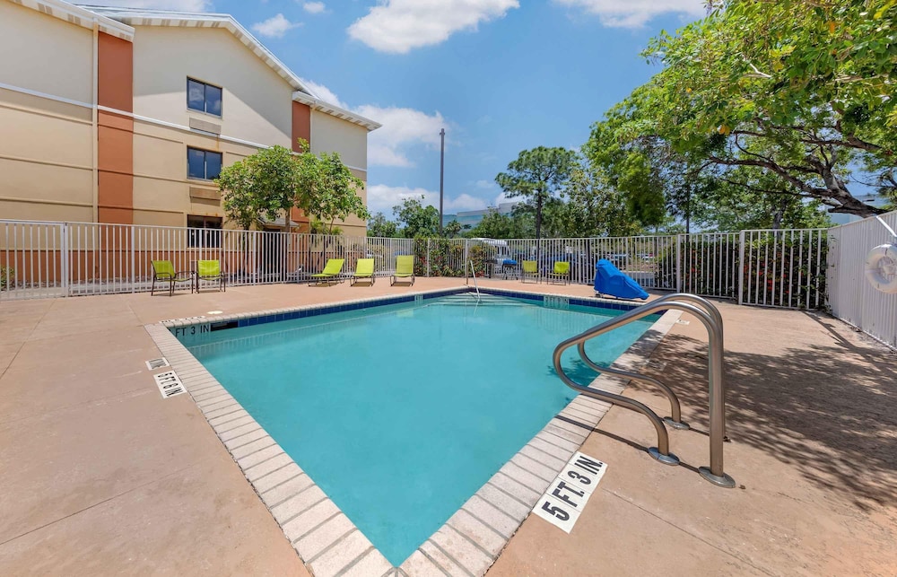 Extended Stay America Fort Lauderdale Cypress Crk 6th Way 45/48