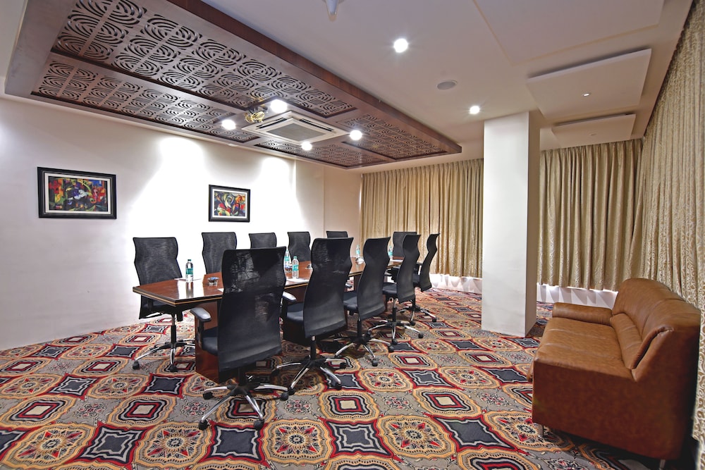 I V Sanctum Hotel 35/49