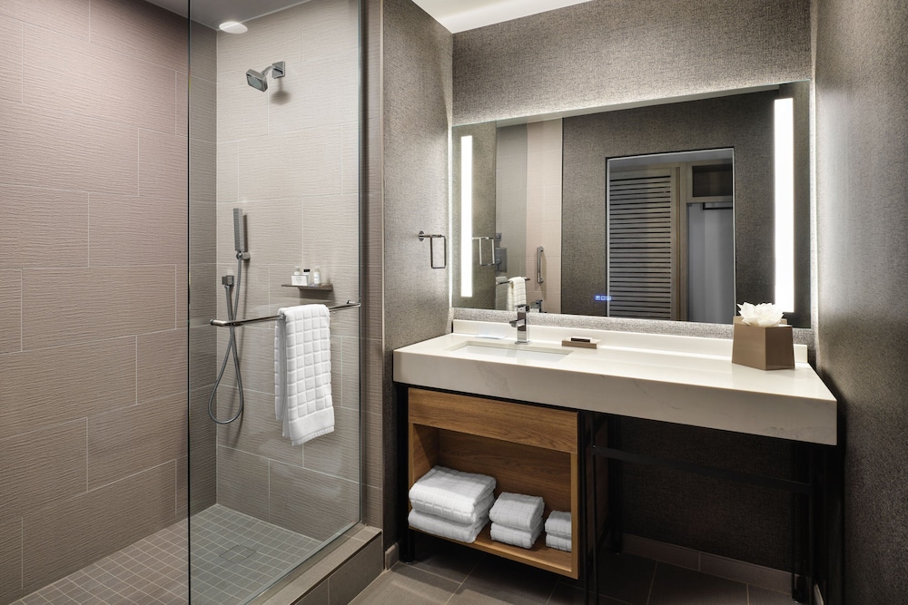 Deluxe, King Bed, Golf Course View, Accessible، Sheraton Flowood The Refuge Hotel & Conference Center 5/5