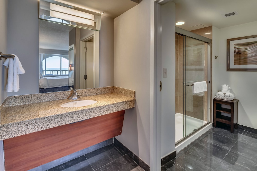 Courtyard By Marriott Jacksonville Beach Oceanfront 16/48
