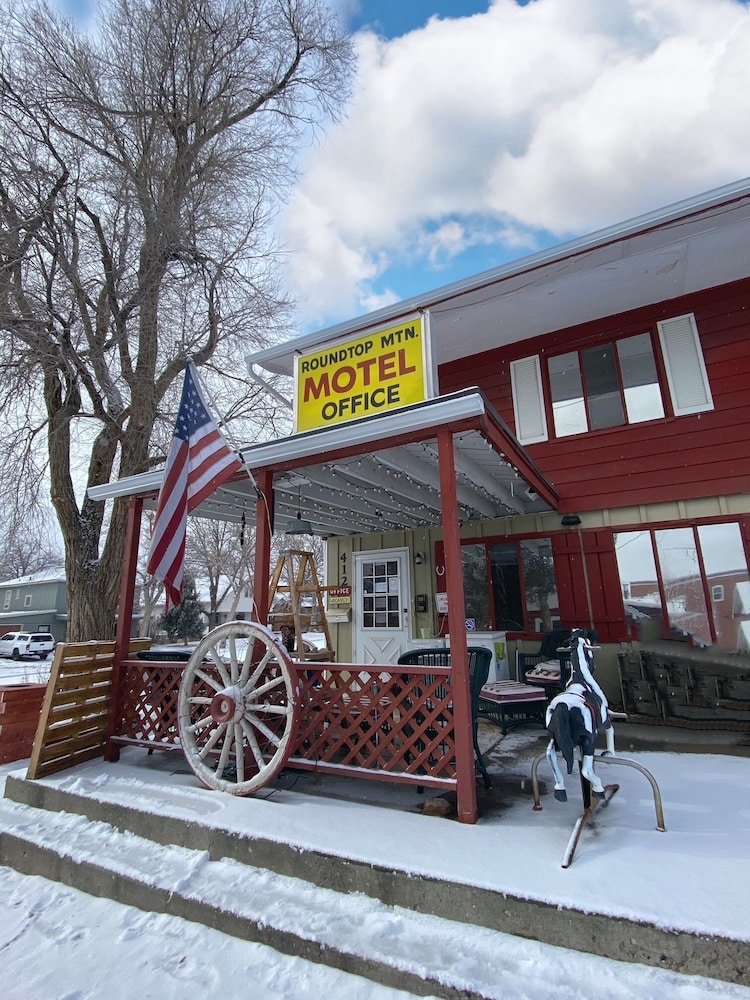 Roundtop Mountain Motel 26/33