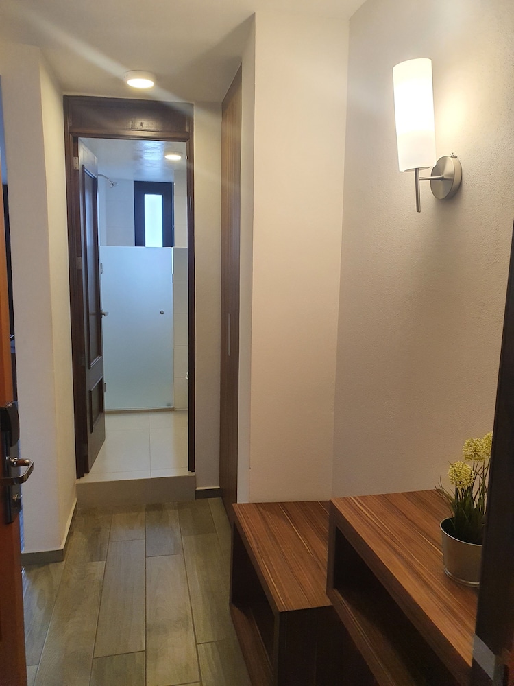 Estanza Hotel and Suites 35/58