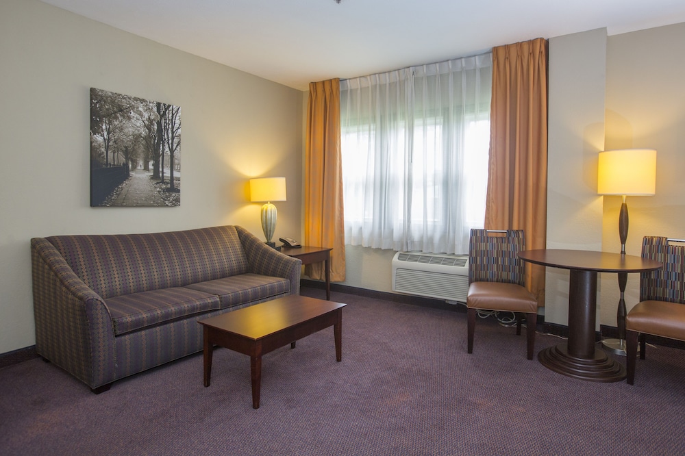 Ivy Court Inn And Suites 34/49