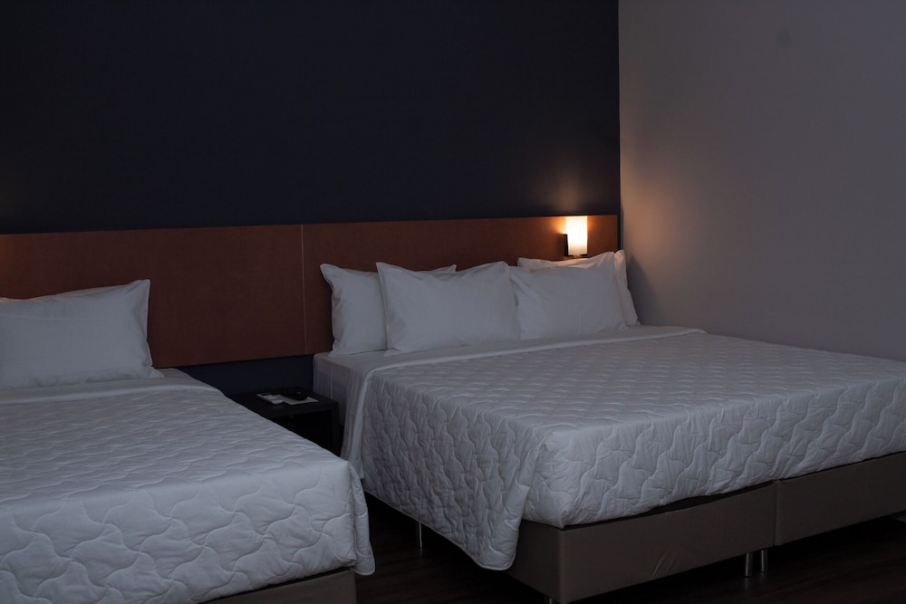 غرفة سوبيريور ثلاثية بسرير كوين وسرير فردي، Comfort Hotel Presidente Prudente 2/3