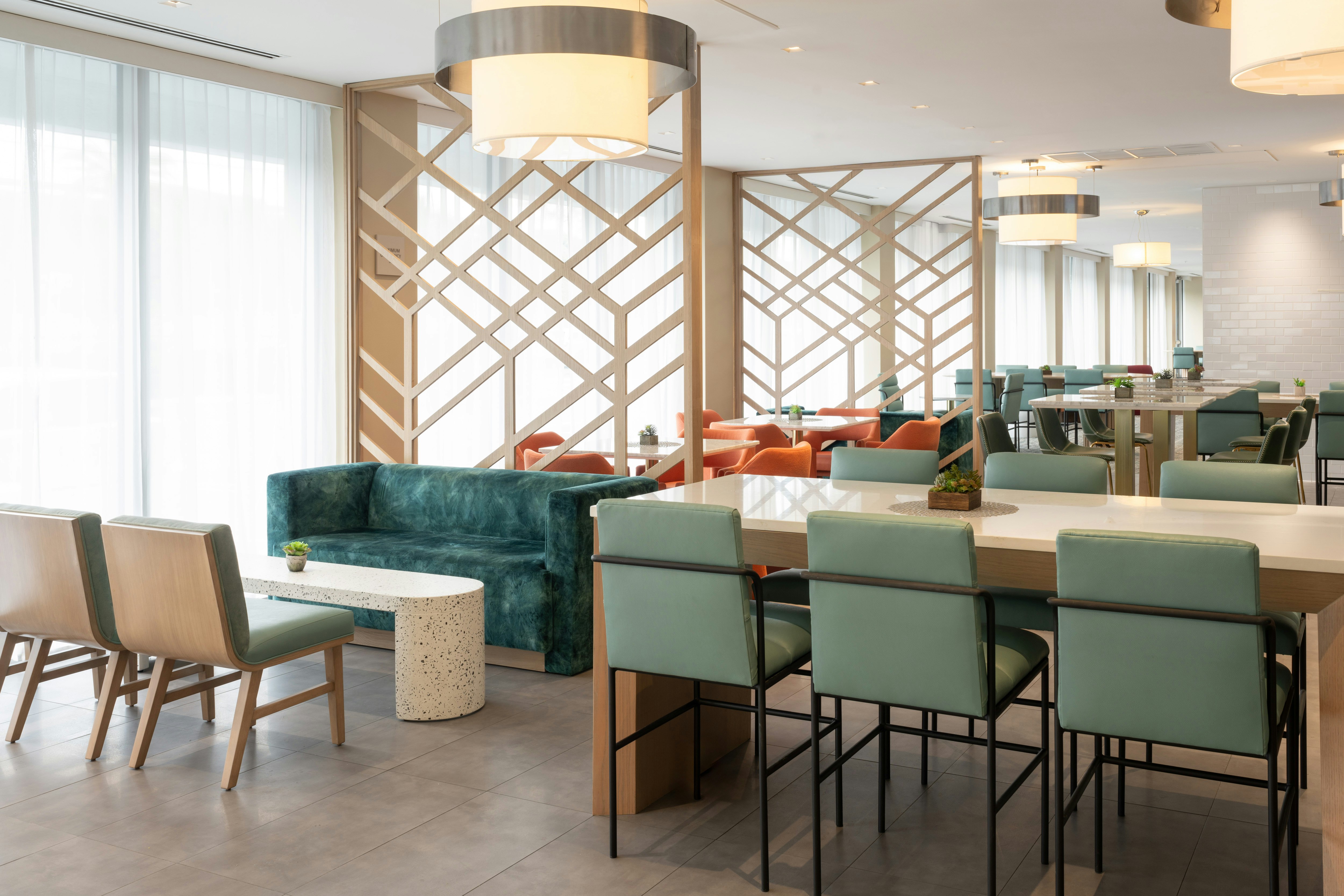 DoubleTree by Hilton Miami North I-95 31/34