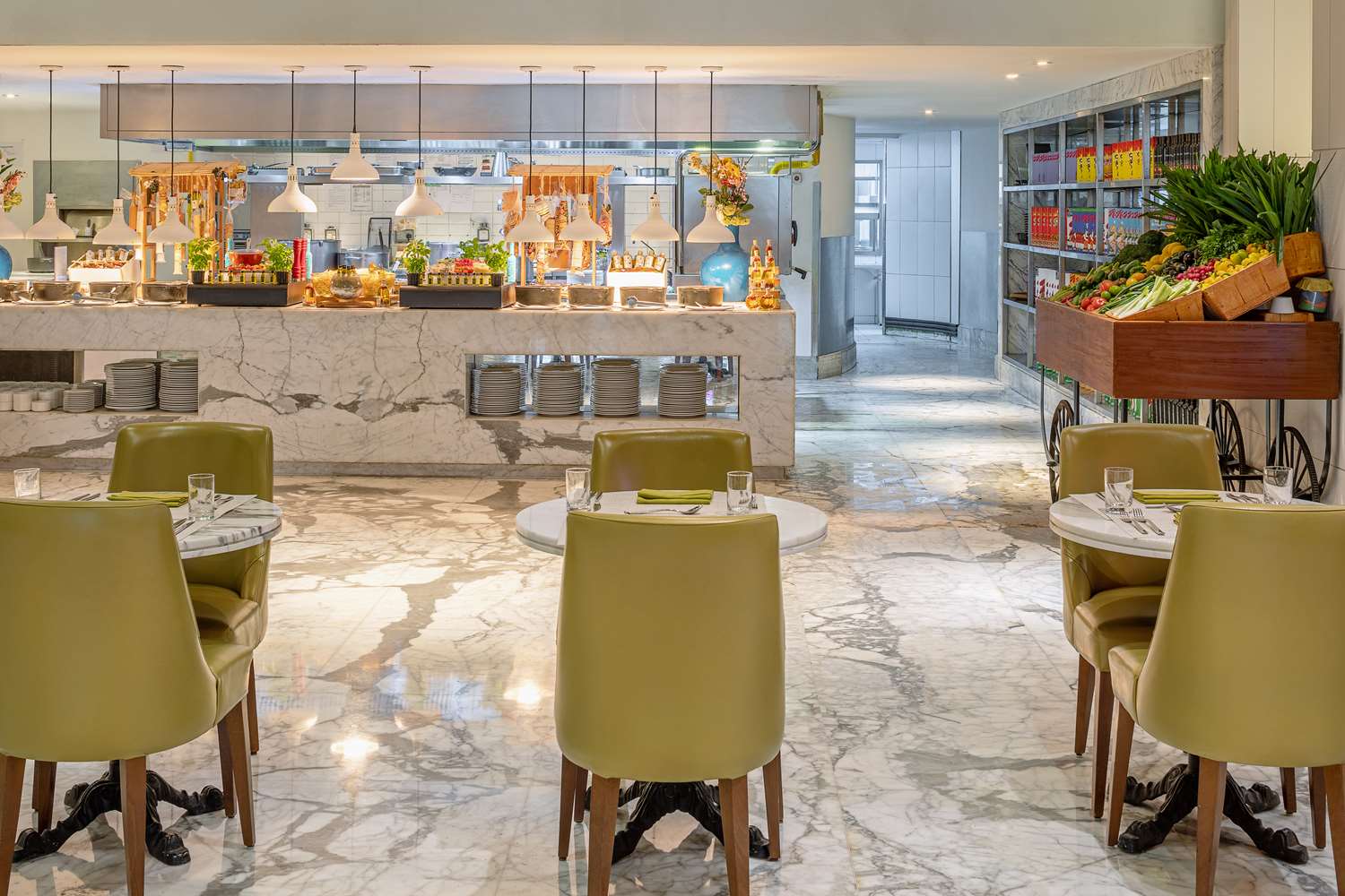 restaurant cafeteria